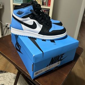 Jordan 1 UNC toe